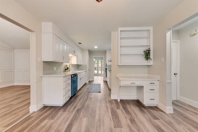 4801 Rock Ridge Court, Arlington, TX 76017