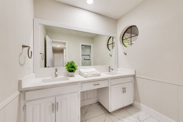 4801 Rock Ridge Court, Arlington, TX 76017