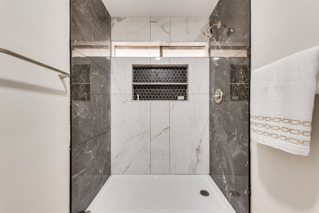 4801 Rock Ridge Court, Arlington, TX 76017