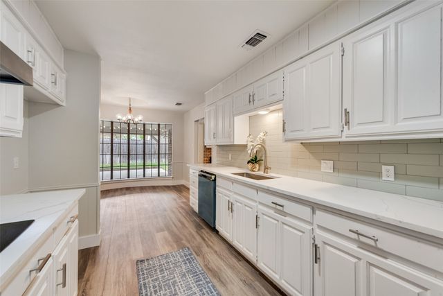 4801 Rock Ridge Court, Arlington, TX 76017