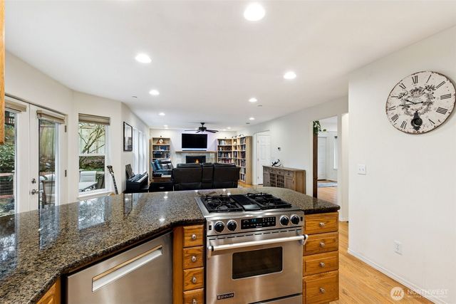 1274 O'neil Court, Dupont, WA 98327