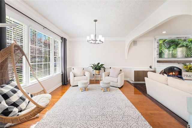 332 Woodbrook RN, Newport News, VA 23606