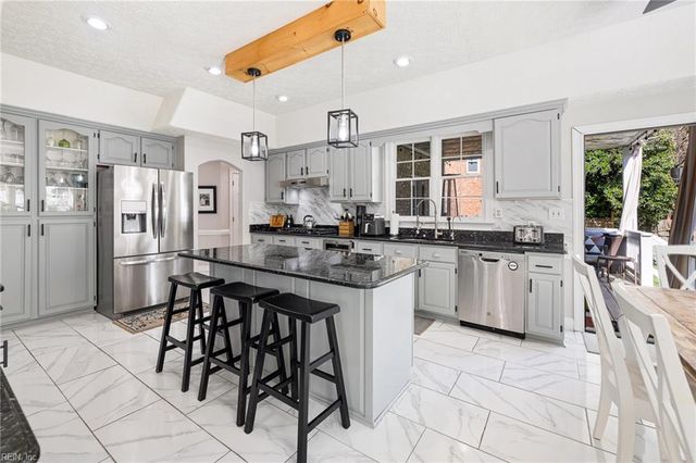 332 Woodbrook RN, Newport News, VA 23606