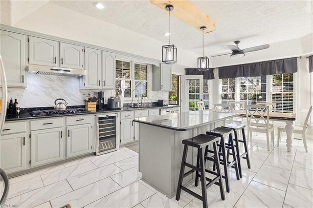 332 Woodbrook RN, Newport News, VA 23606