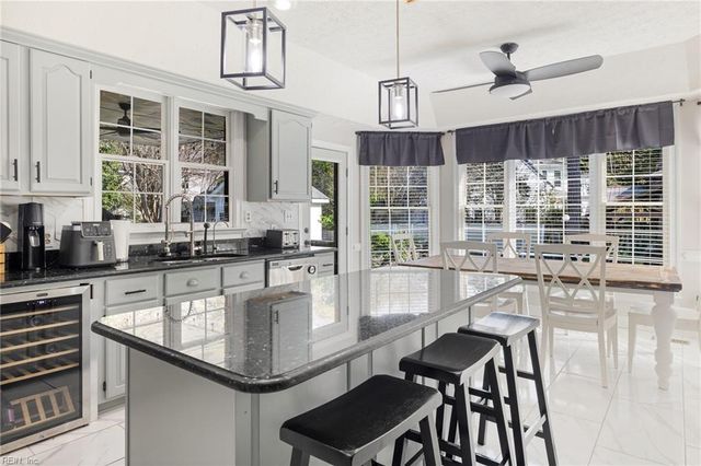 332 Woodbrook RN, Newport News, VA 23606