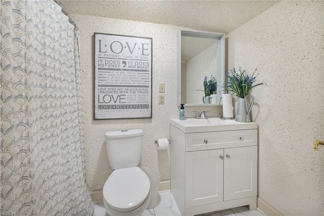 332 Woodbrook RN, Newport News, VA 23606