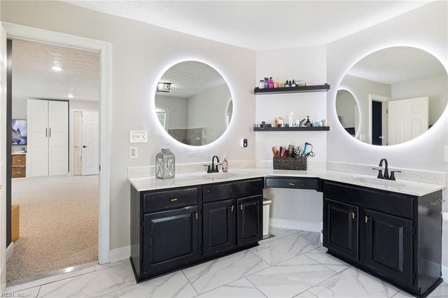 332 Woodbrook RN, Newport News, VA 23606