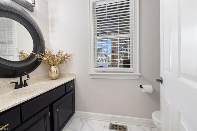 332 Woodbrook RN, Newport News, VA 23606