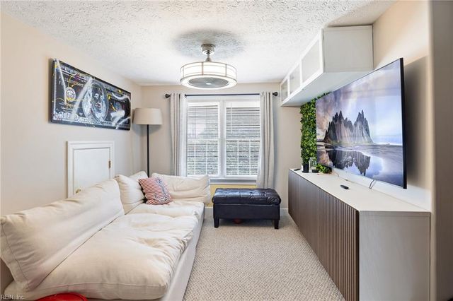 332 Woodbrook RN, Newport News, VA 23606