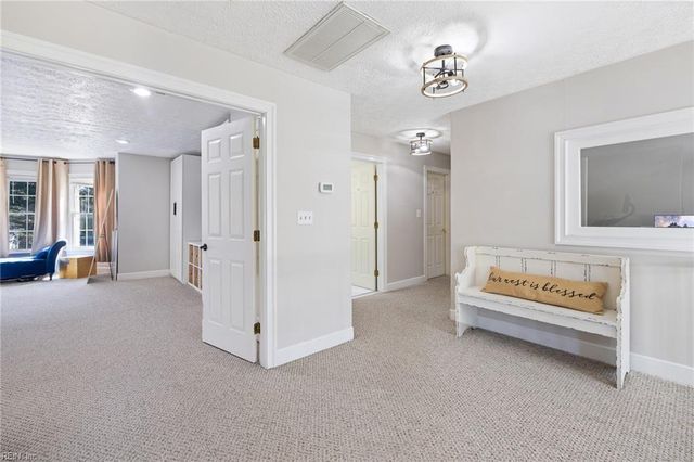 332 Woodbrook RN, Newport News, VA 23606