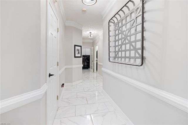 332 Woodbrook RN, Newport News, VA 23606