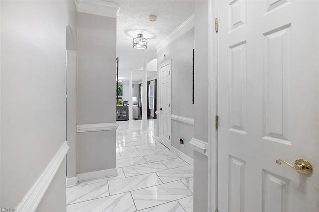 332 Woodbrook RN, Newport News, VA 23606