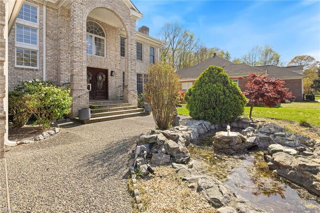 332 Woodbrook RN, Newport News, VA 23606