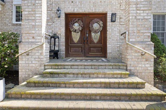 332 Woodbrook RN, Newport News, VA 23606