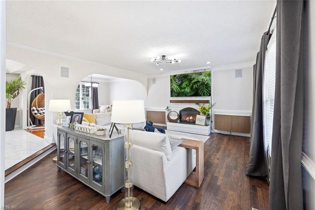 332 Woodbrook RN, Newport News, VA 23606