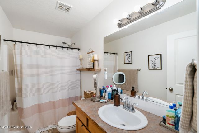 3611 E Kauffman Ln, Post Falls, ID 83854