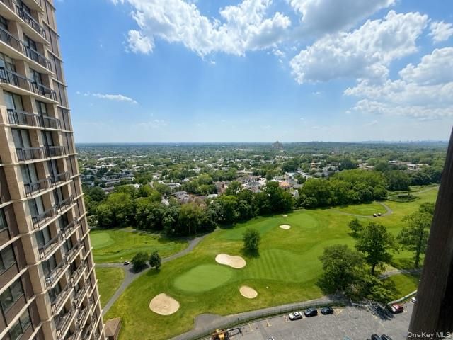 27010 Grand Central 22R, Floral Park, NY 11005