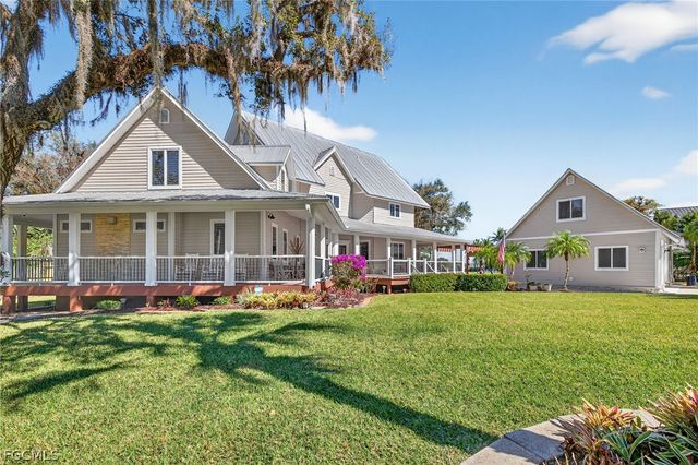 18110 N Olga DR, Alva, FL 33920