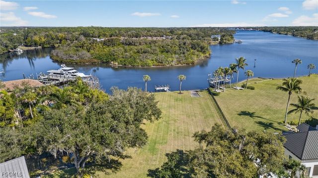 18110 N Olga DR, Alva, FL 33920