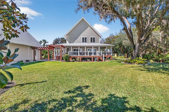 18110 N Olga DR, Alva, FL 33920