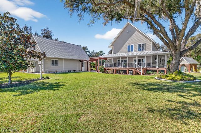 18110 N Olga DR, Alva, FL 33920