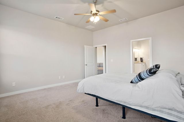 9803 Xenia Avenue, Lubbock, TX 79424