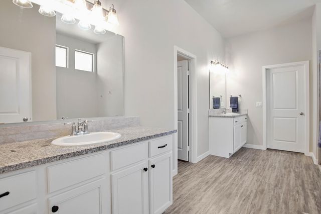 9803 Xenia Avenue, Lubbock, TX 79424