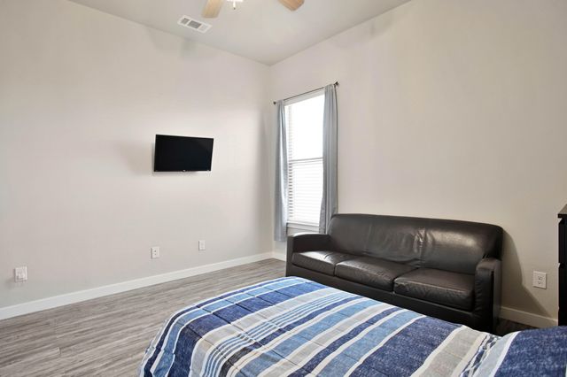 9803 Xenia Avenue, Lubbock, TX 79424