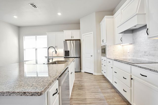 9803 Xenia Avenue, Lubbock, TX 79424