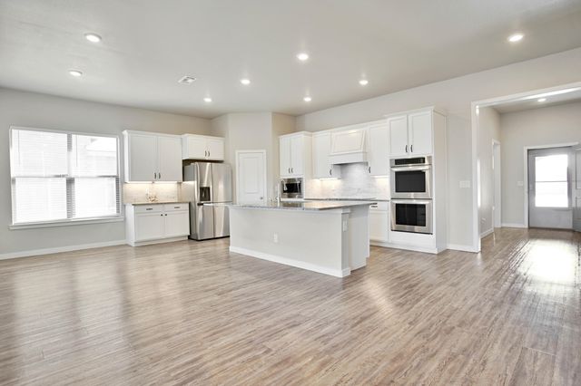 9803 Xenia Avenue, Lubbock, TX 79424