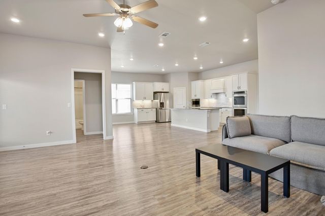 9803 Xenia Avenue, Lubbock, TX 79424