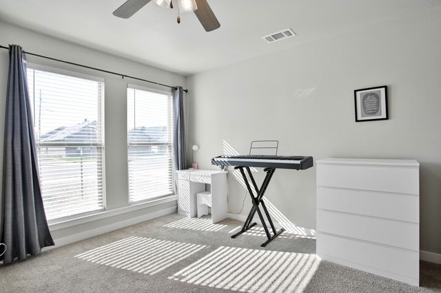 9803 Xenia Avenue, Lubbock, TX 79424