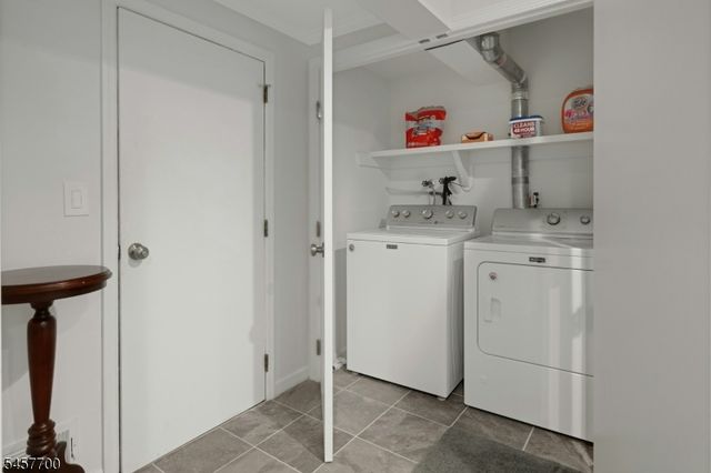 30 Elm St 30C, Summit City, NJ 07901