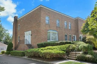 30 Elm St 30C, Summit City, NJ 07901