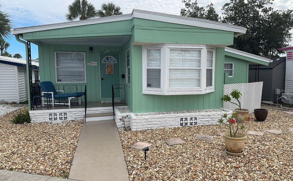 Image 1 of property listing at 4851 W GANDY BOULEVARD B7L43, Tampa, FL 33611