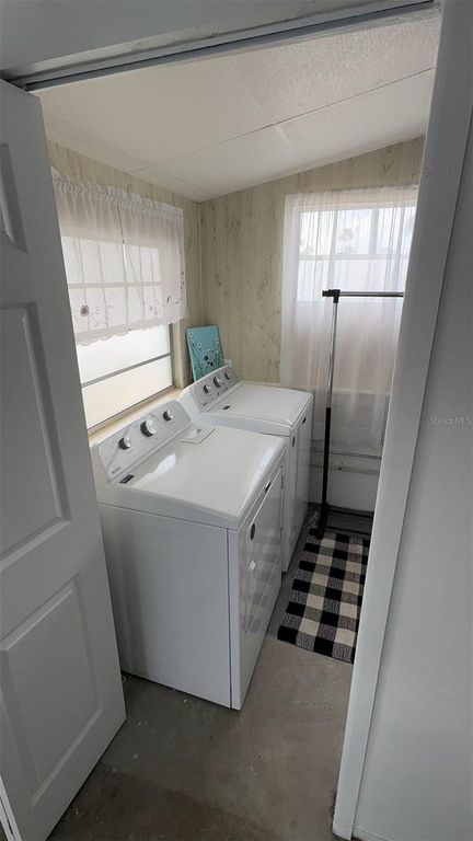 Image 15 of property listing at 4851 W GANDY BOULEVARD B7L43, Tampa, FL 33611