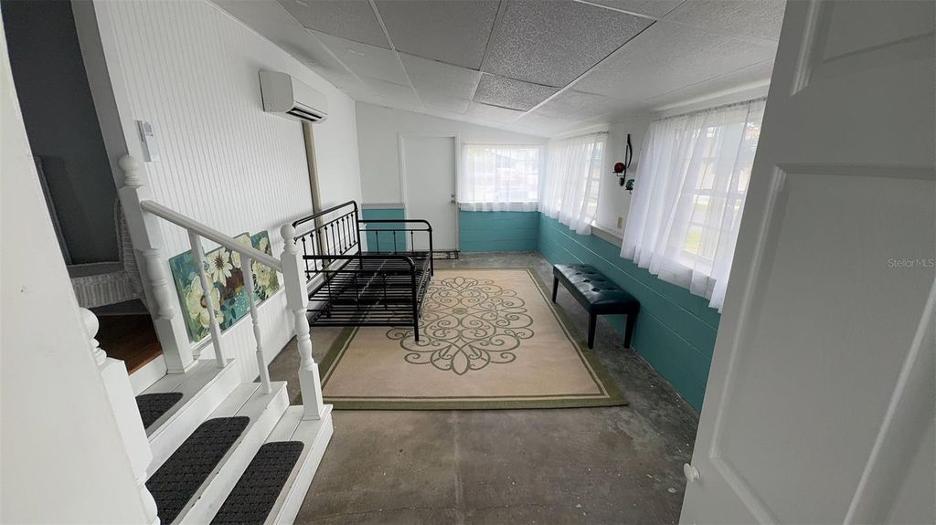 Image 18 of property listing at 4851 W GANDY BOULEVARD B7L43, Tampa, FL 33611