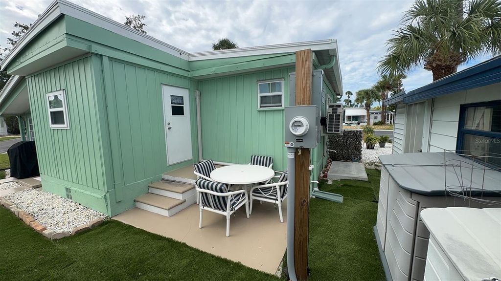 Image 39 of property listing at 4851 W GANDY BOULEVARD B7L43, Tampa, FL 33611