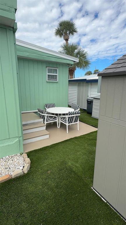 Image 40 of property listing at 4851 W GANDY BOULEVARD B7L43, Tampa, FL 33611