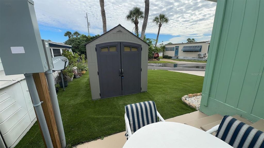 Image 41 of property listing at 4851 W GANDY BOULEVARD B7L43, Tampa, FL 33611