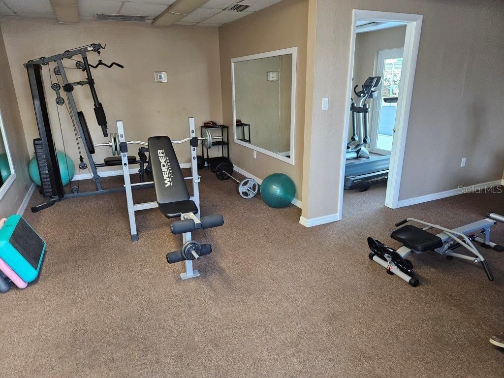 Image 46 of property listing at 4851 W GANDY BOULEVARD B7L43, Tampa, FL 33611