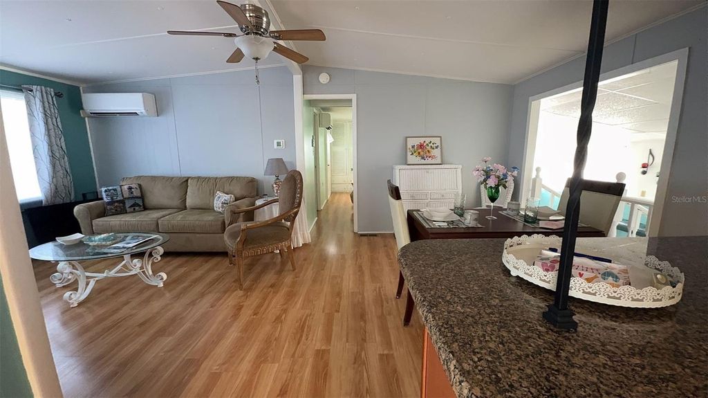 Image 9 of property listing at 4851 W GANDY BOULEVARD B7L43, Tampa, FL 33611