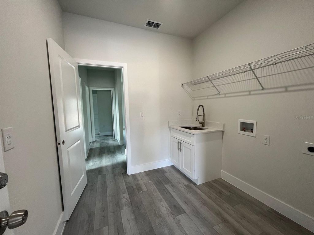 Image 20 of property listing at 11054 N ACADEMY DRIVE, Dunnellon, FL 34434