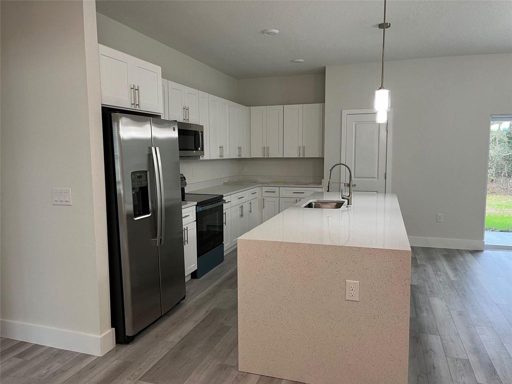 Image 4 of property listing at 11054 N ACADEMY DRIVE, Dunnellon, FL 34434