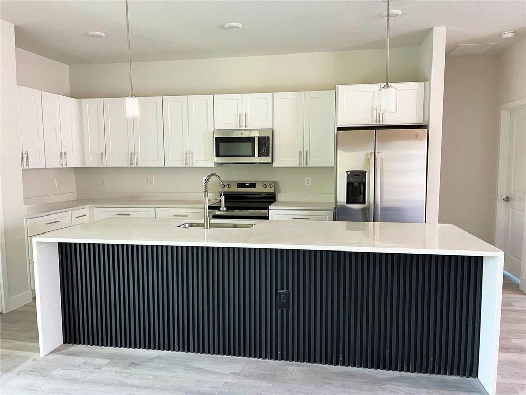 Image 5 of property listing at 11054 N ACADEMY DRIVE, Dunnellon, FL 34434