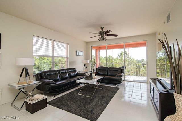 519 Roma CT 3-301, Naples, FL 34110