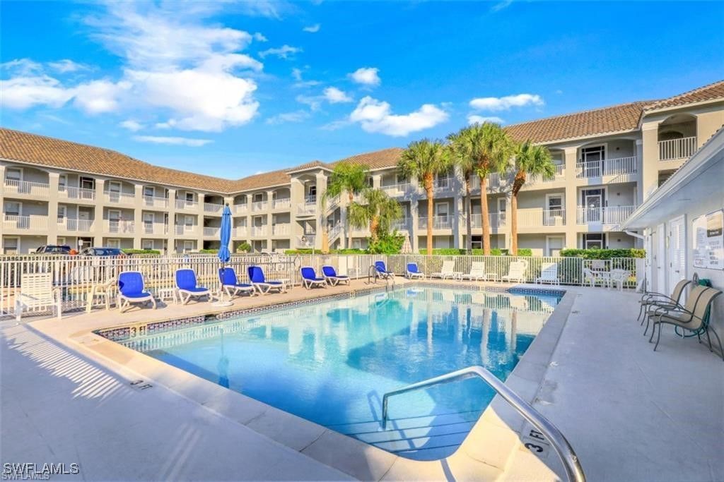 519 Roma CT 3-301, Naples, FL 34110