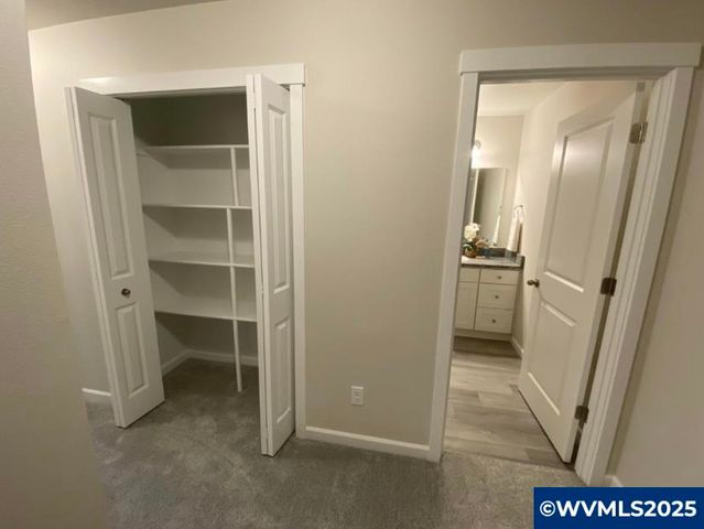 1866 SE Hankel St, Dallas, OR 97338