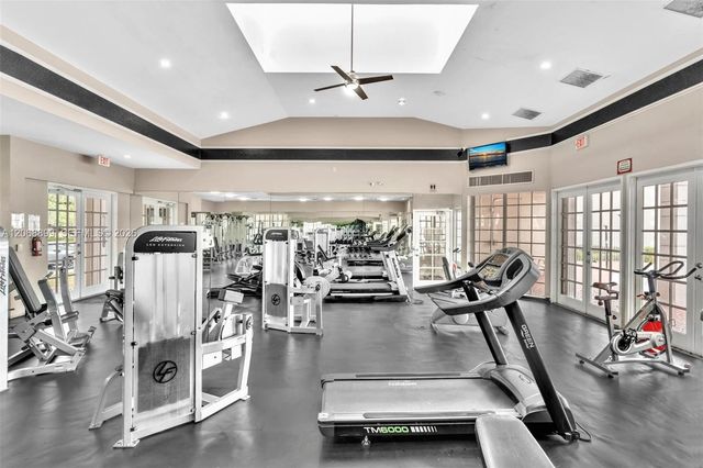 2881 N Oakland Forest Drive 112, Oakland Park, FL 33309