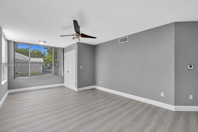 2881 N Oakland Forest Drive 112, Oakland Park, FL 33309